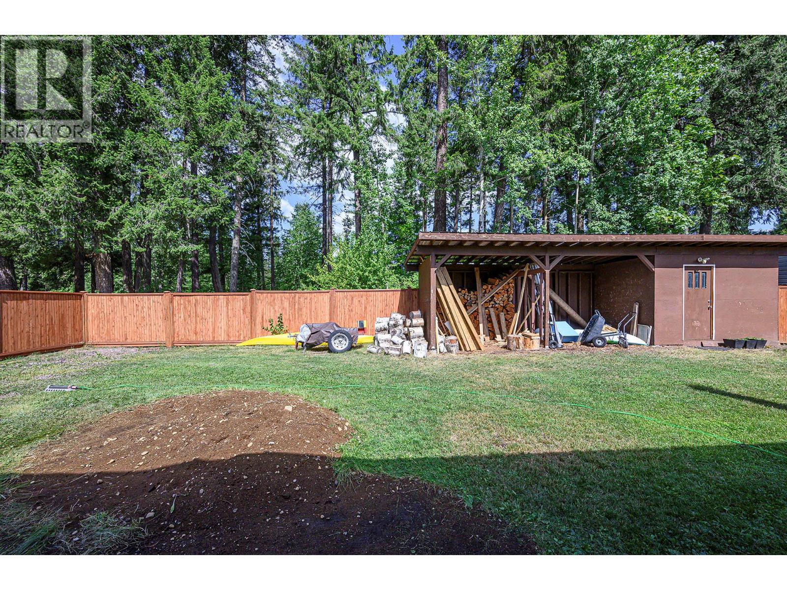 Photo 8 of 343 Helmcken Street, Clearwater BC