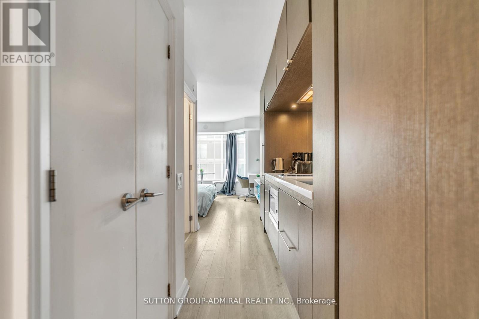 Photo 4 of 1908 155 Yorkville Avenue, Toronto ON