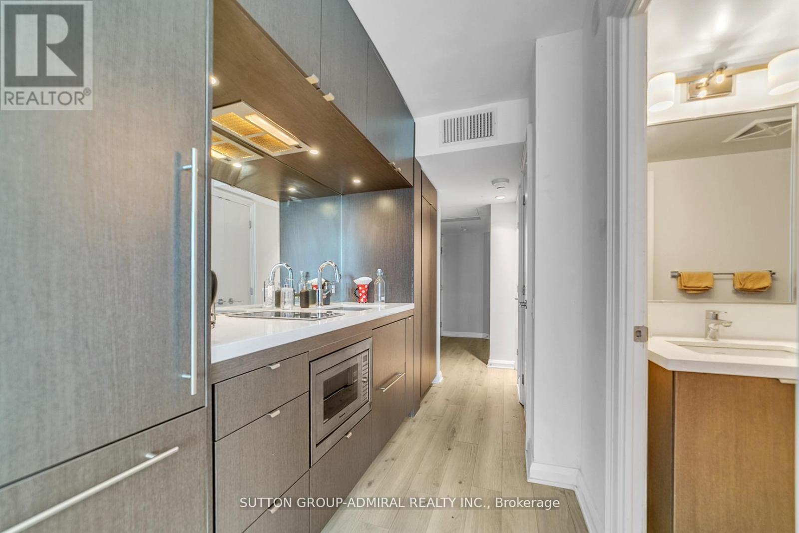 Photo 9 of 1908 155 Yorkville Avenue, Toronto ON