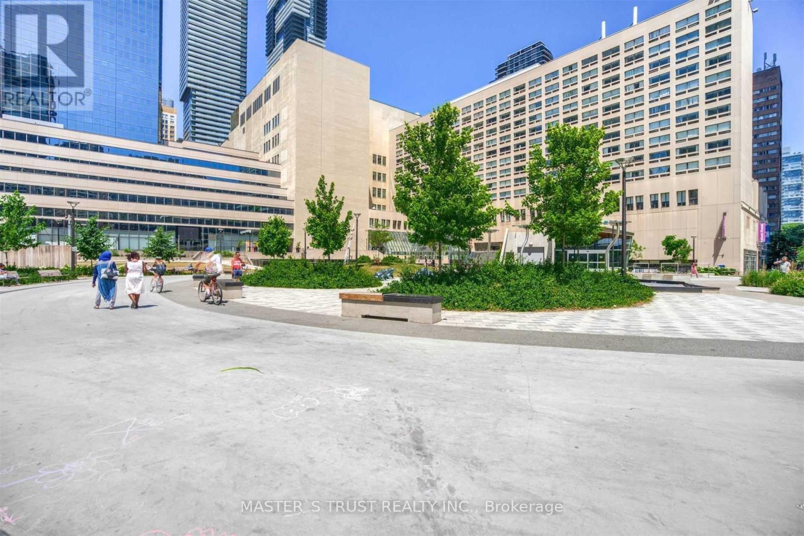 Photo 2 of 5504 386 Yonge Street, Toronto ON