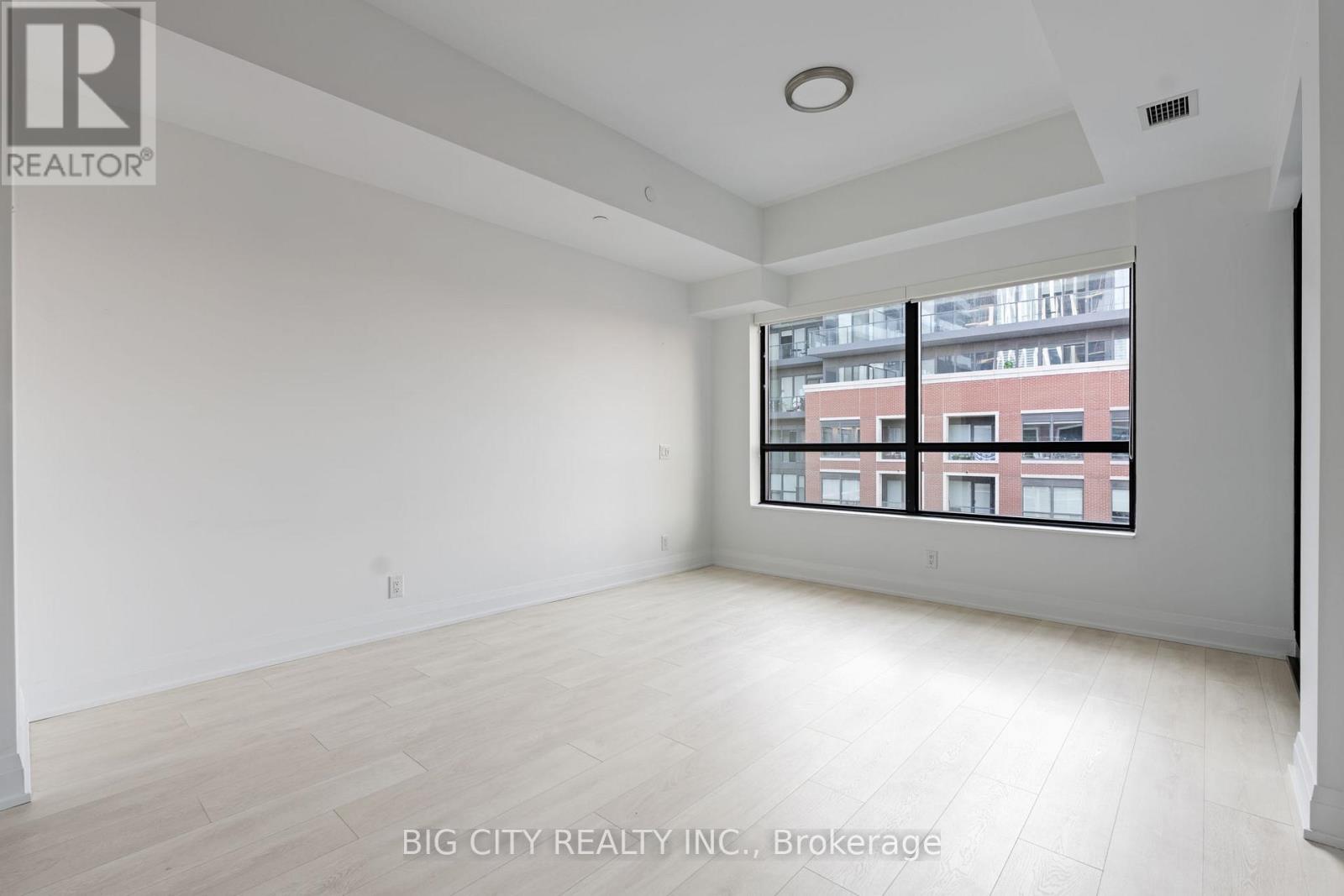 Photo 6 of 605 33 Frederick Todd Way, Toronto ON