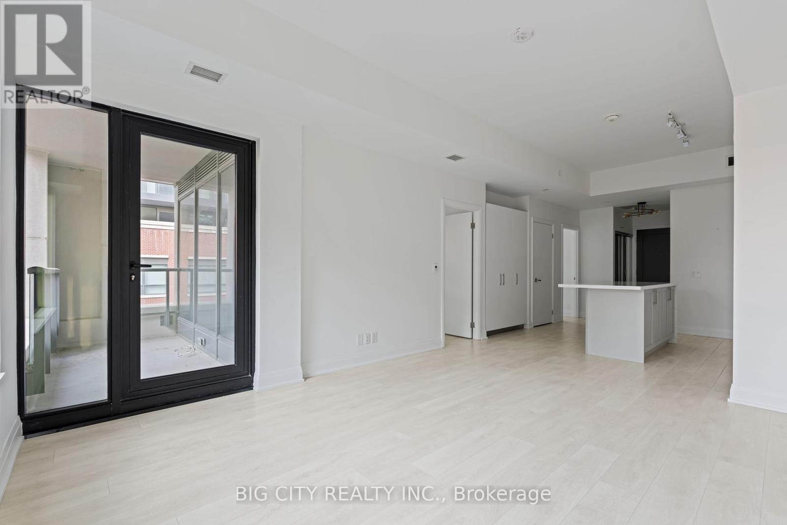 Photo 15 of 605 33 Frederick Todd Way, Toronto ON