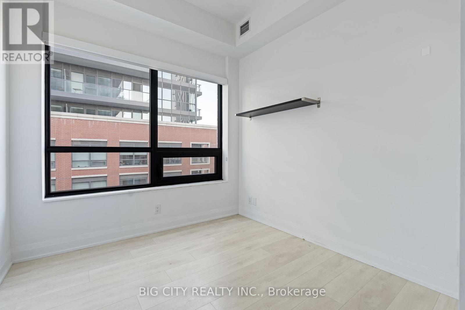 Photo 32 of 605 33 Frederick Todd Way, Toronto ON