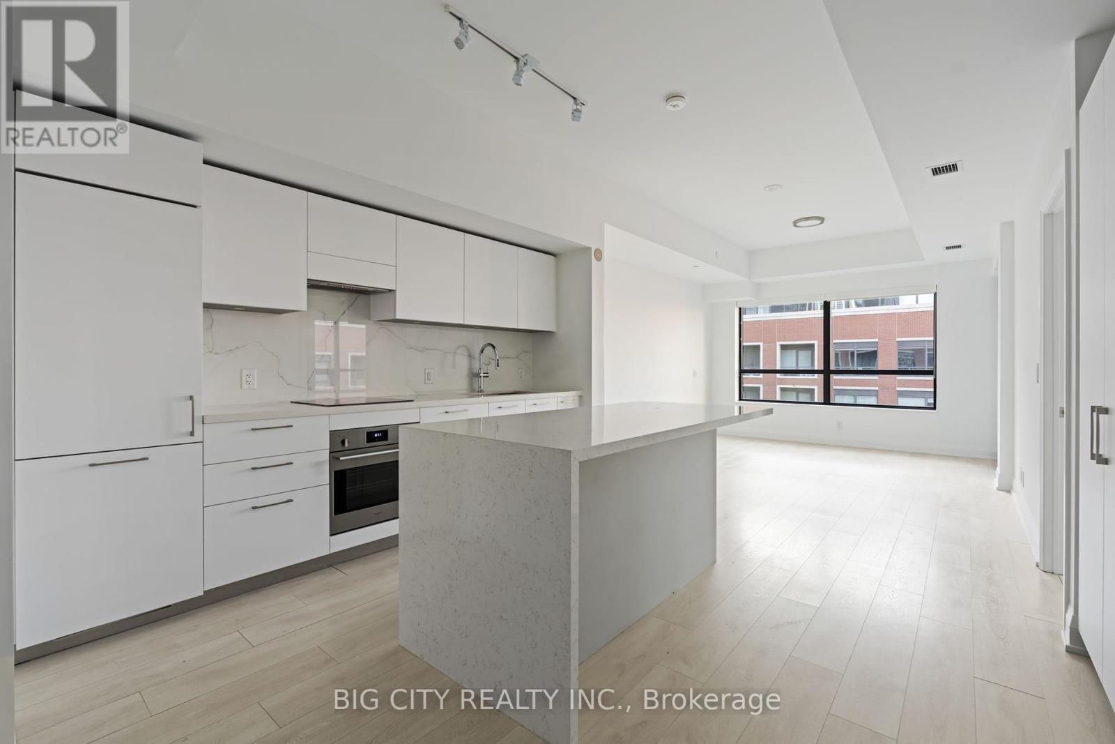 Photo 9 of 605 33 Frederick Todd Way, Toronto ON