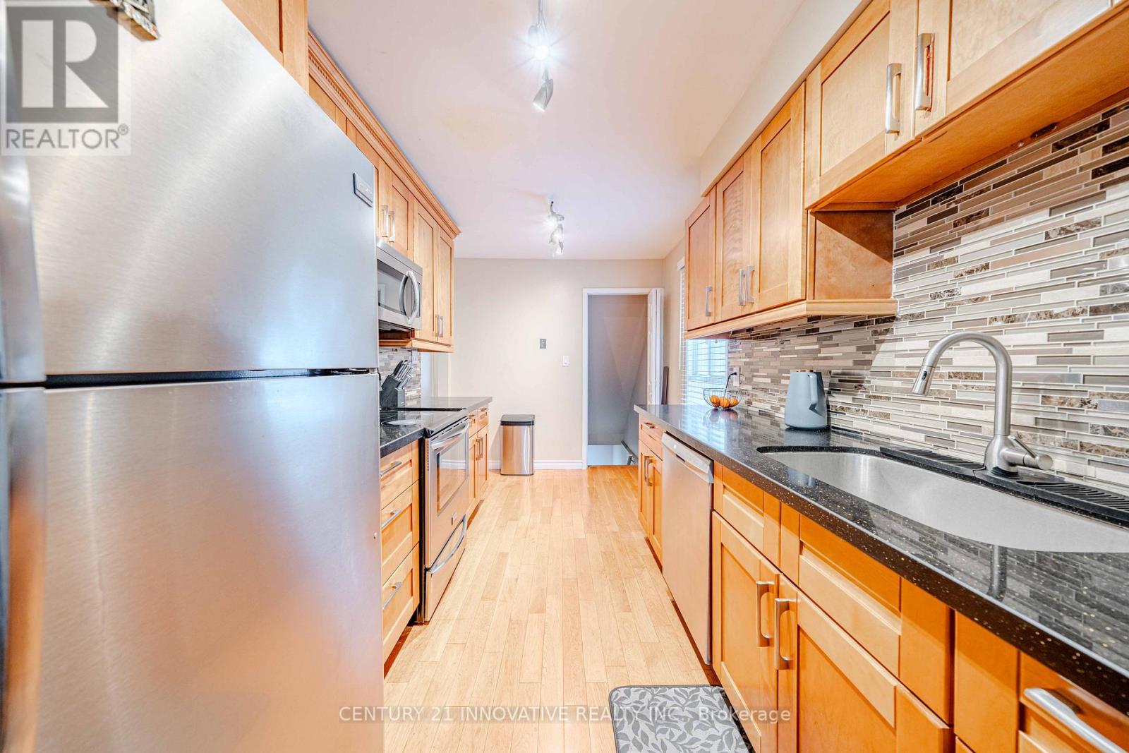 Photo 2 of 1764 Listowell Crescent, Pickering ON