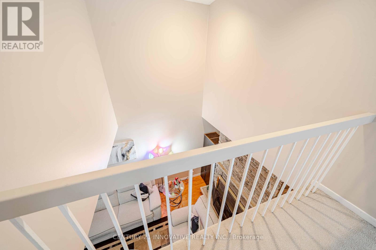 Photo 4 of 1764 Listowell Crescent, Pickering ON