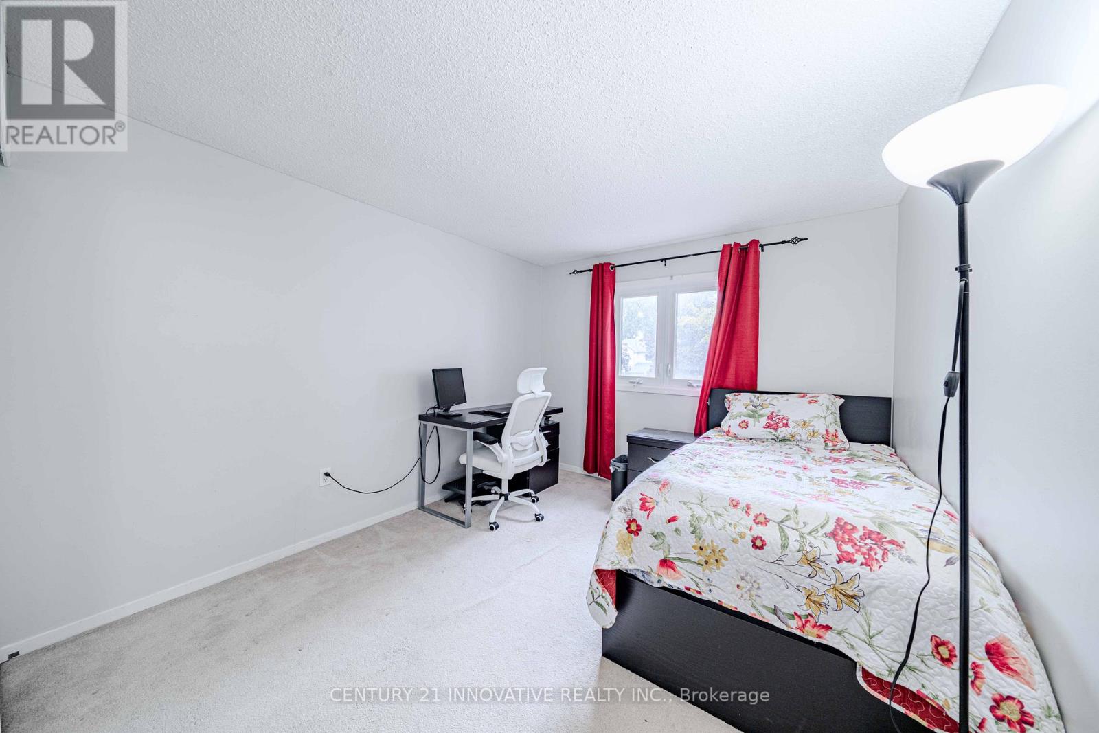 Photo 9 of 1764 Listowell Crescent, Pickering ON