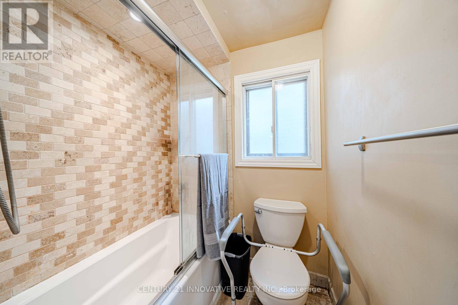 Photo 39 of 1764 Listowell Crescent, Pickering ON