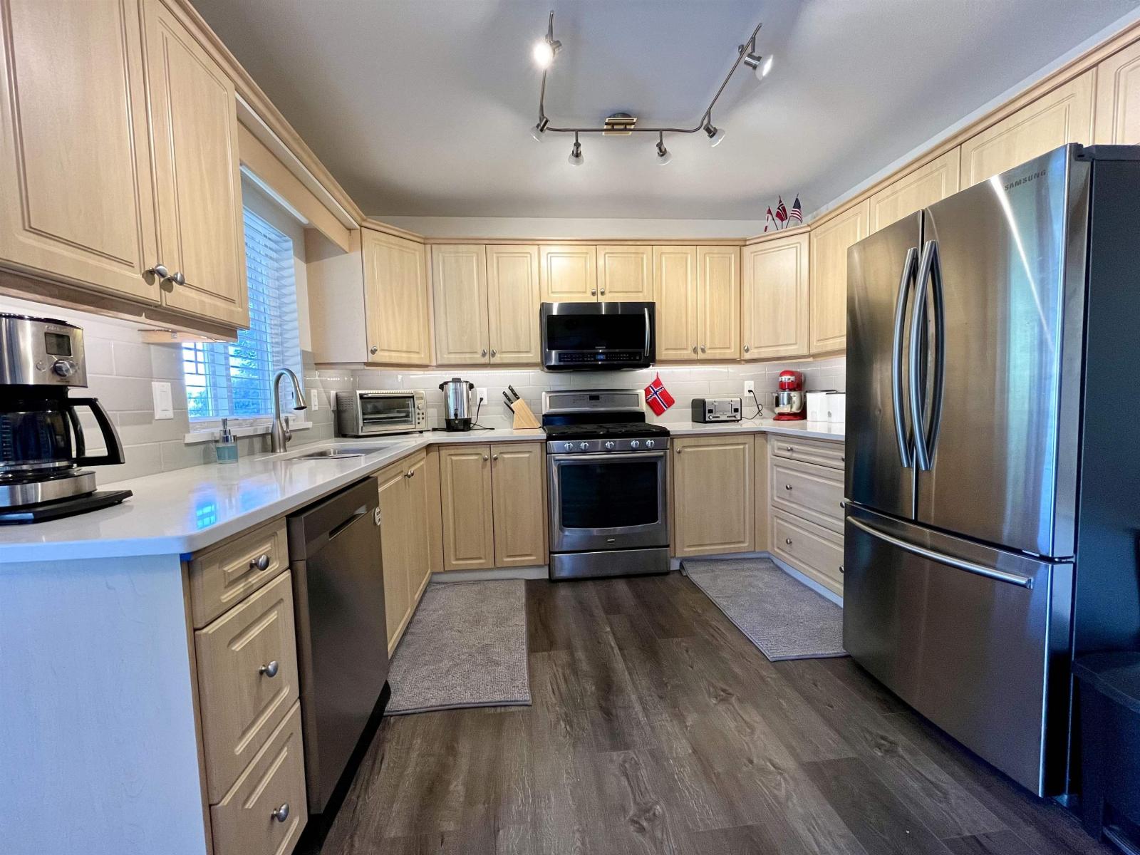 Photo 6 of 5800 Jinkerson Road Promontory, Chilliwack BC