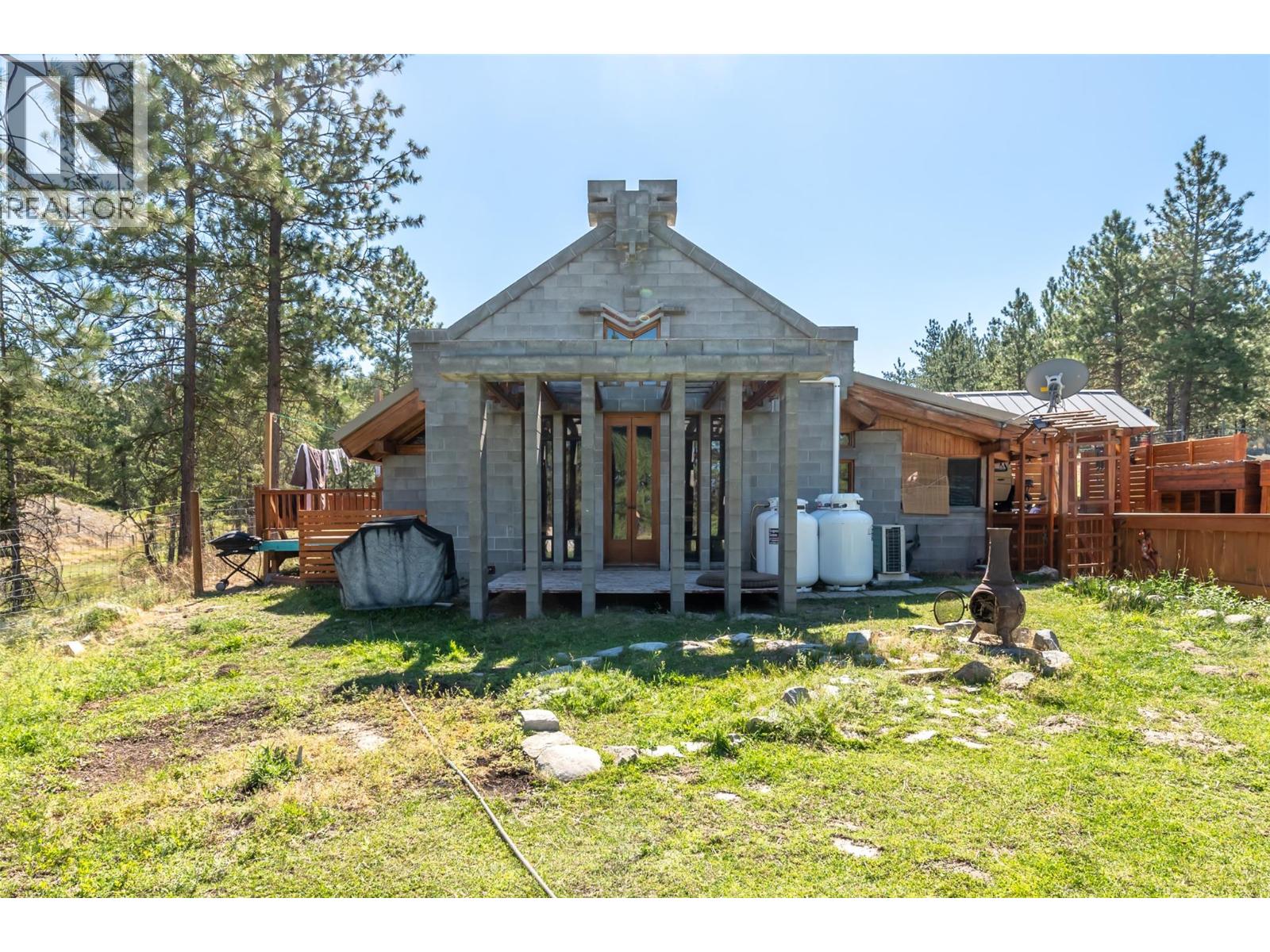 156 Porcupine Place, Oliver