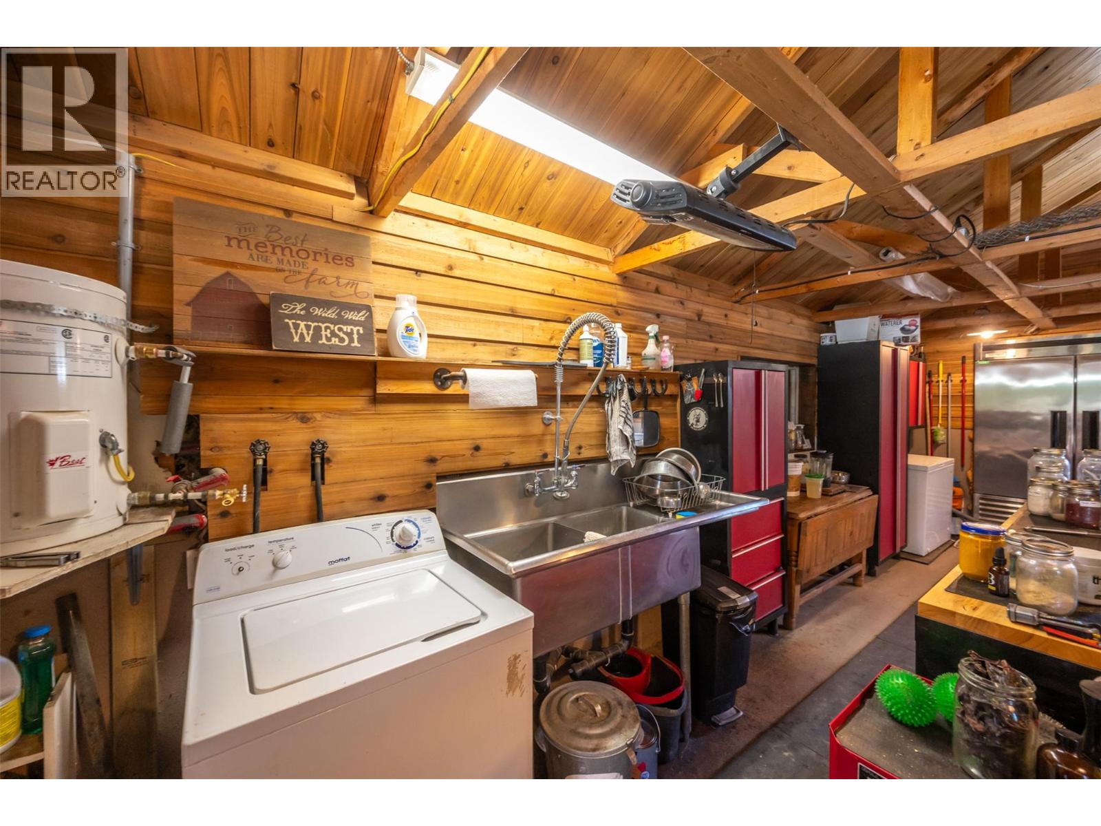 156 Porcupine Place, Oliver