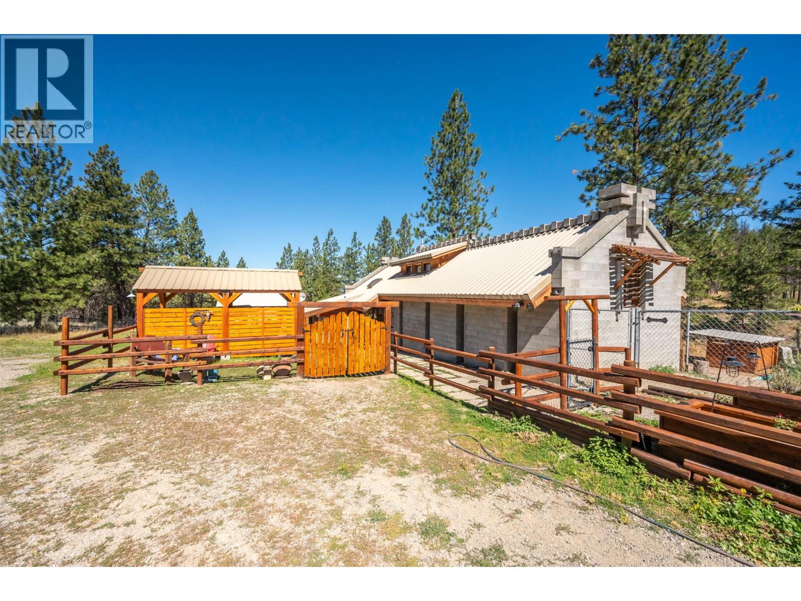 156 Porcupine Place, Oliver