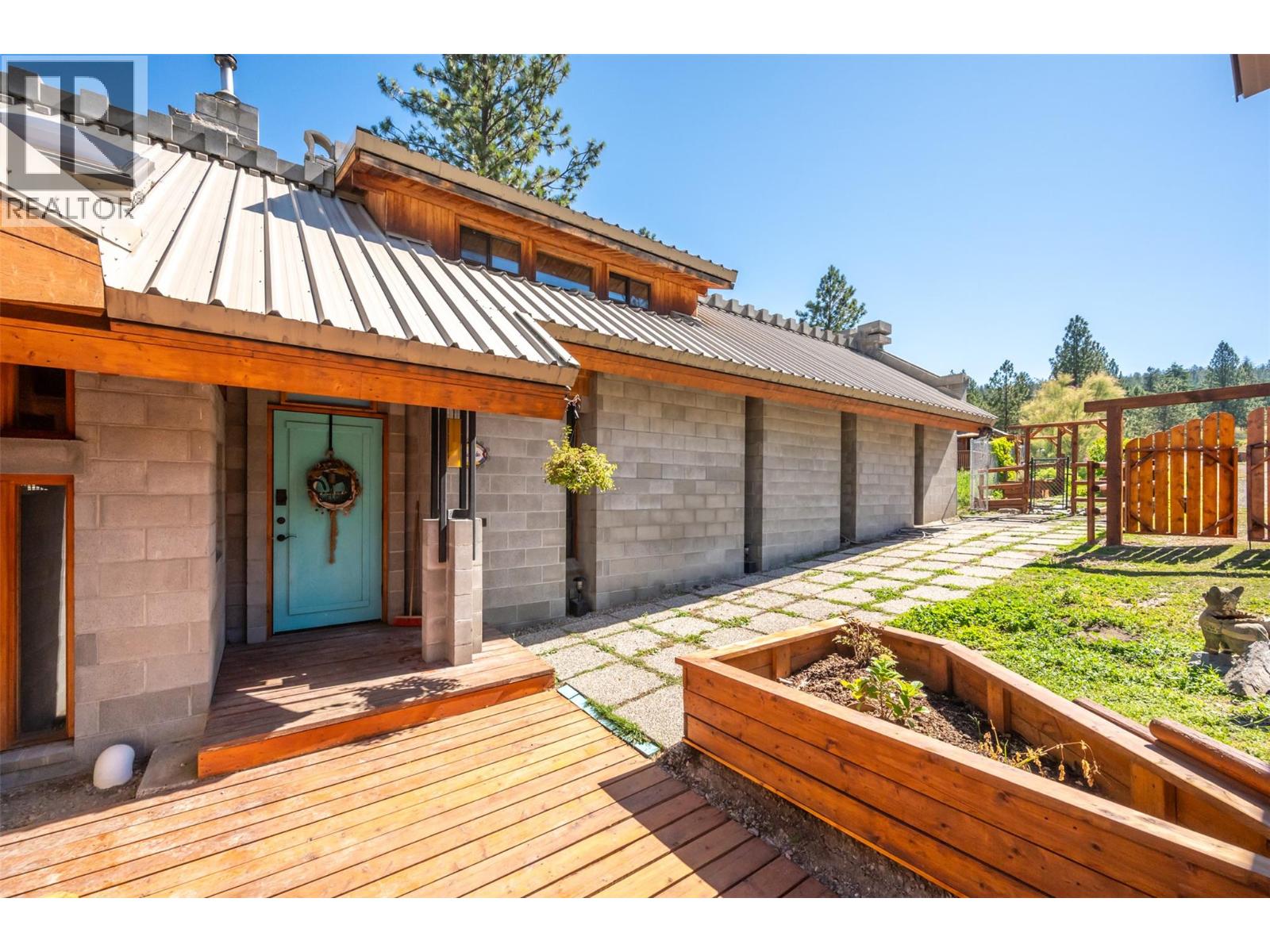 156 Porcupine Place, Oliver