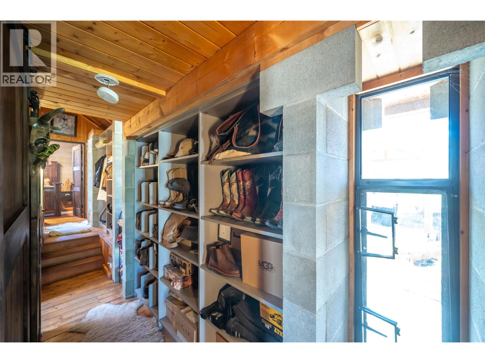 156 Porcupine Place, Oliver