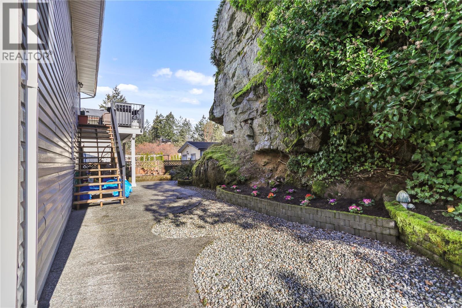 Photo 18 of 3313 Barrington Rd, Nanaimo BC