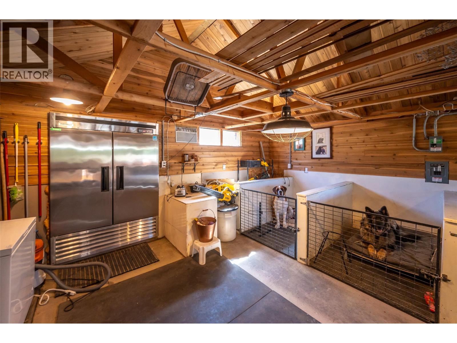 156 Porcupine Place, Oliver