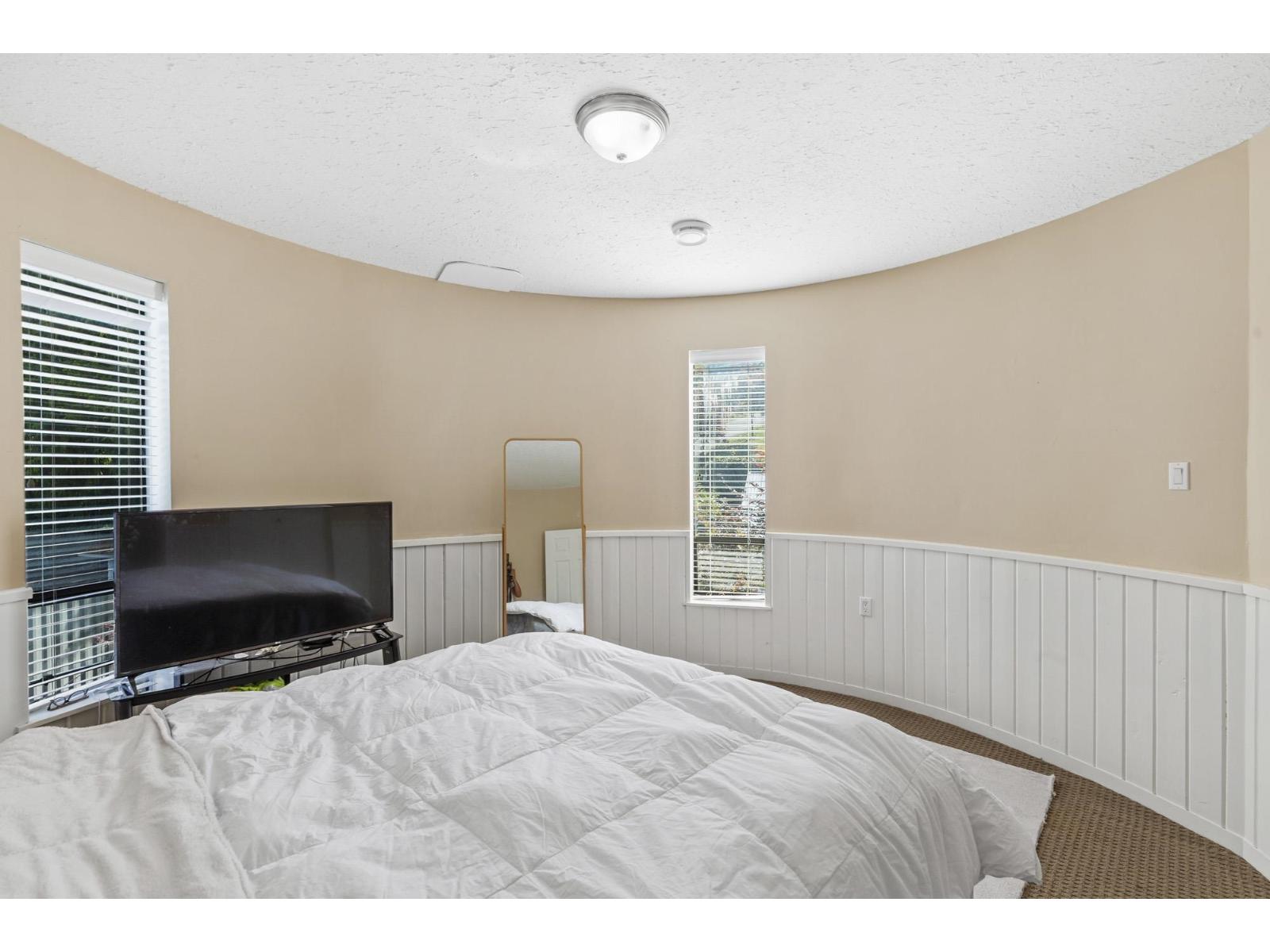 9233 HAYWARD STREET, Mission