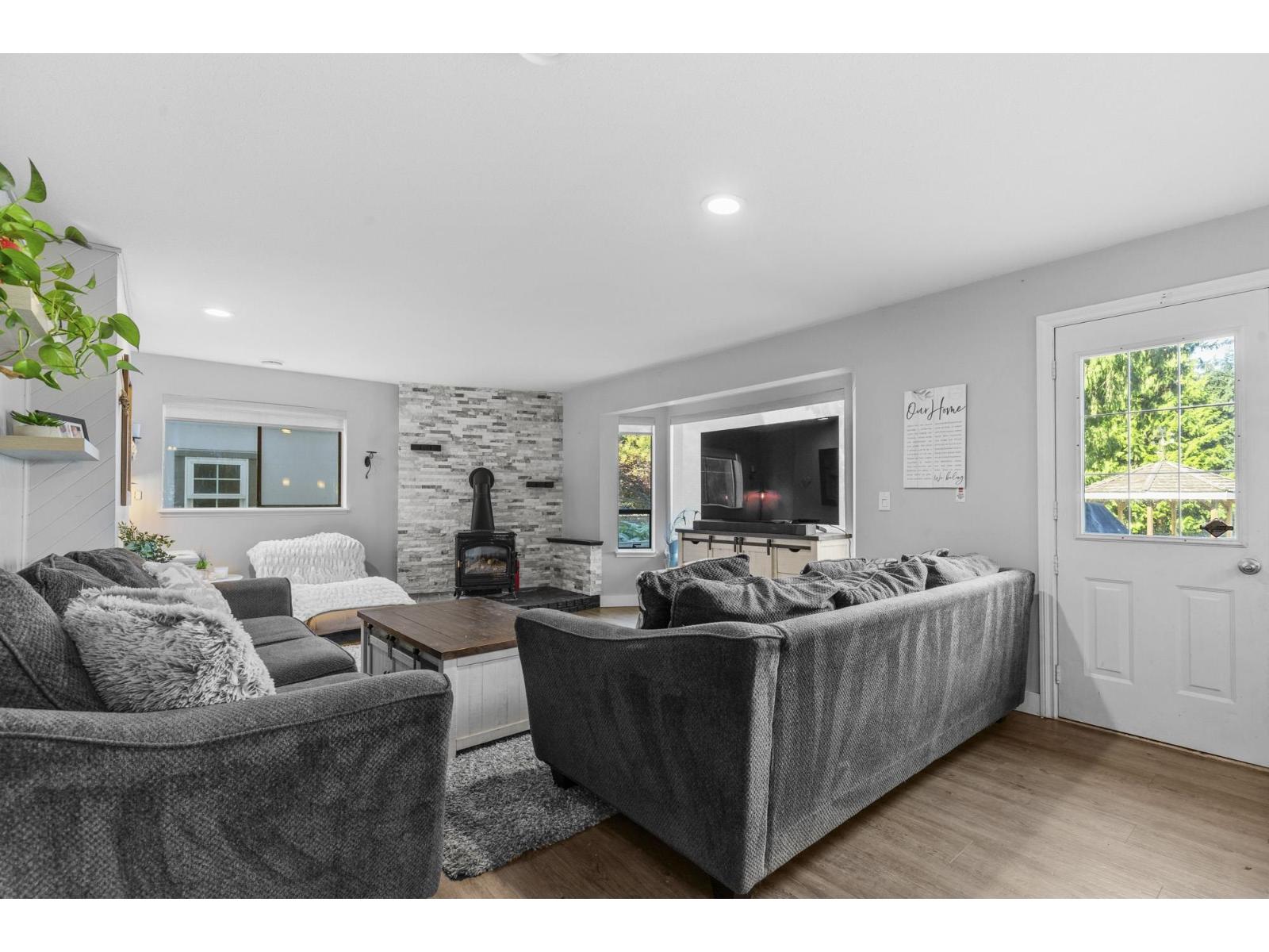 9233 HAYWARD STREET, Mission