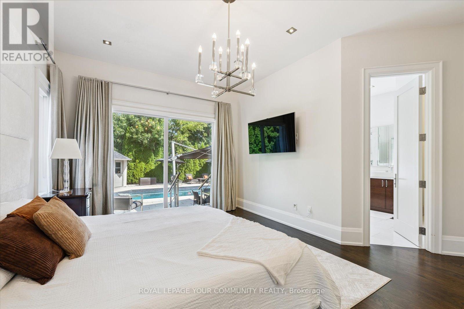 Photo 15 of 8 Winterport Court, Richmond Hill ON