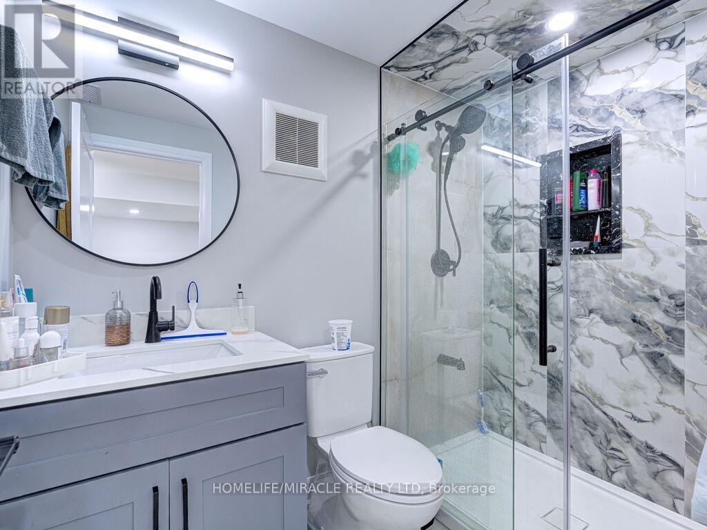 Photo 42 of 8 Jenwood Crescent, Brampton ON