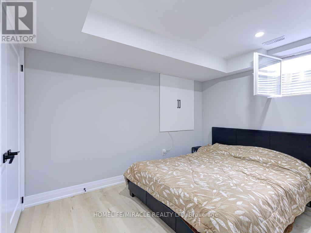 Photo 47 of 8 Jenwood Crescent, Brampton ON