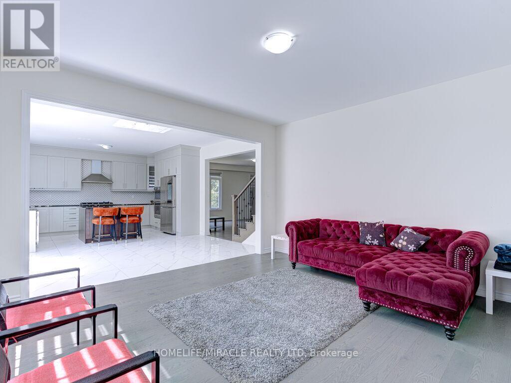 Photo 16 of 8 Jenwood Crescent, Brampton ON
