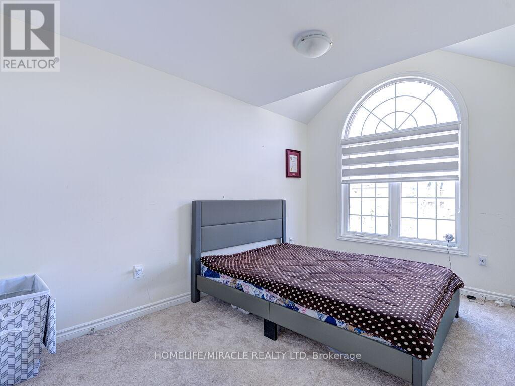 Photo 29 of 8 Jenwood Crescent, Brampton ON