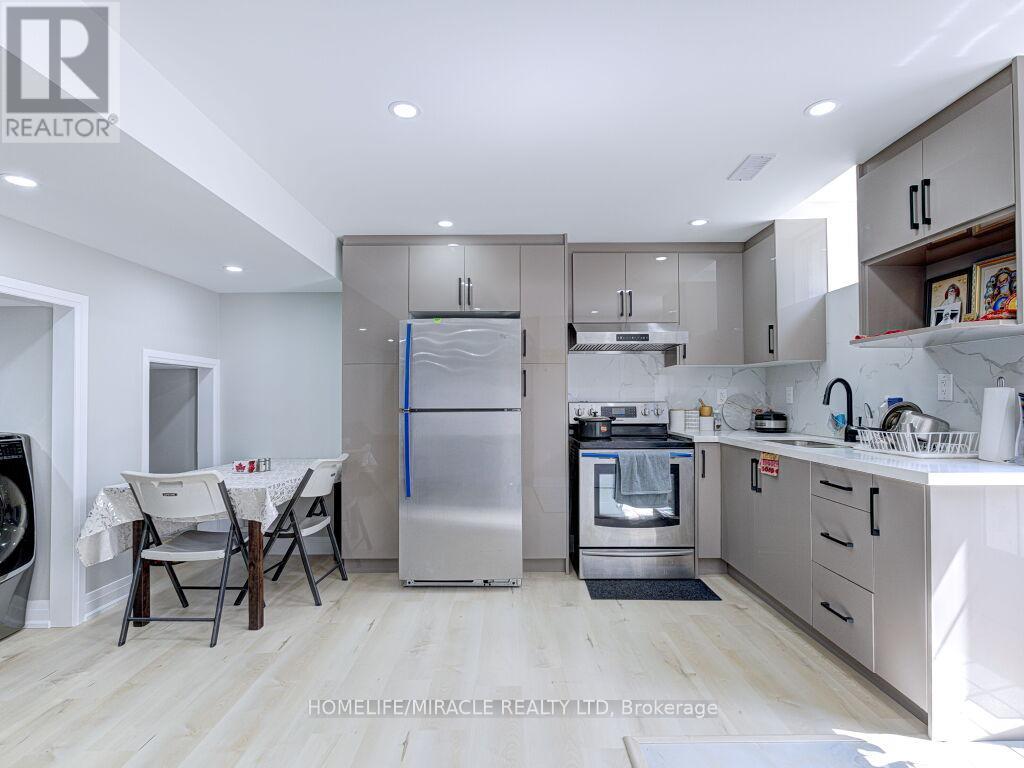 Photo 36 of 8 Jenwood Crescent, Brampton ON