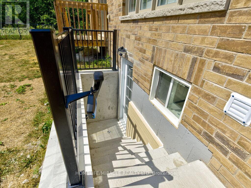 Photo 49 of 8 Jenwood Crescent, Brampton ON