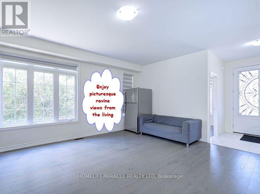 Photo 10 of 8 Jenwood Crescent, Brampton ON
