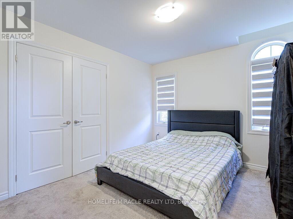 Photo 25 of 8 Jenwood Crescent, Brampton ON