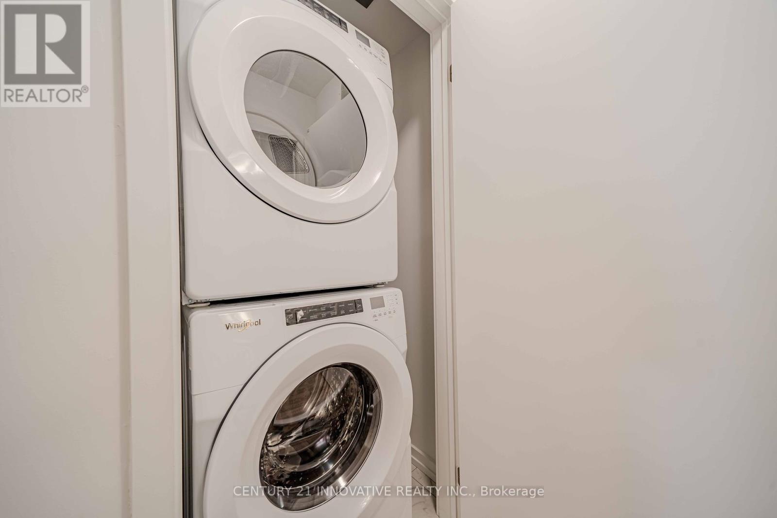 Photo 27 of 10 16 Lytham Green Circle, Newmarket ON