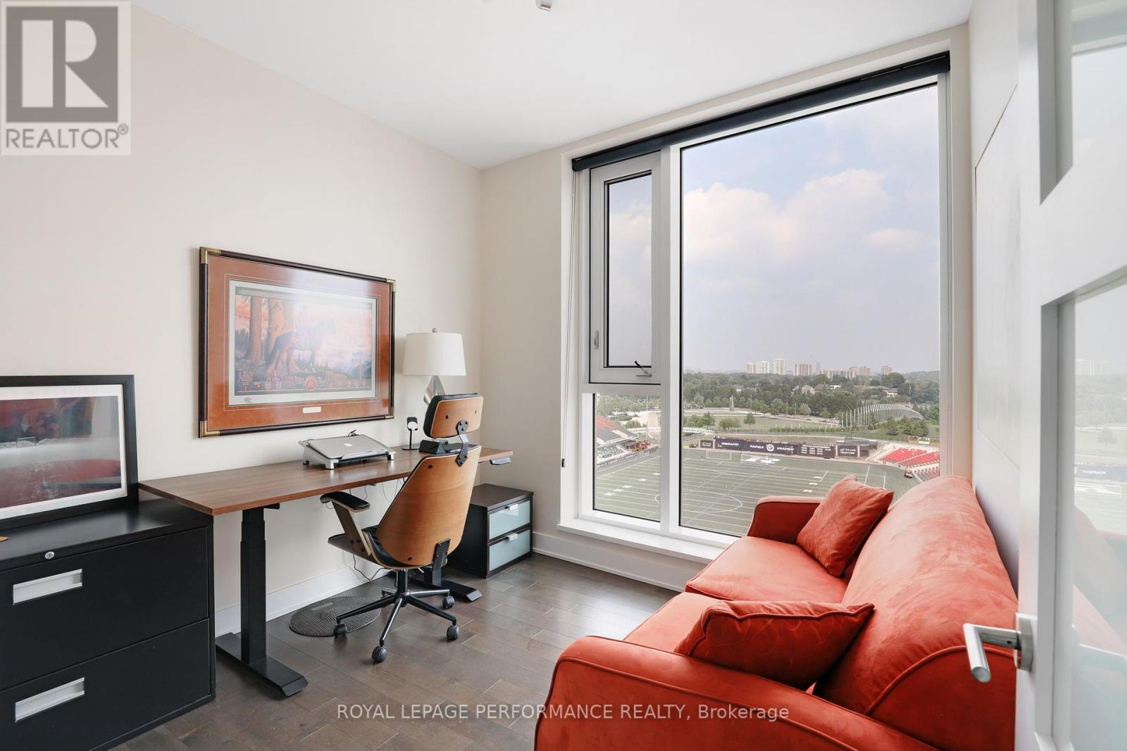 Photo 1 of 907 1035 Bank Street, Ottawa ON