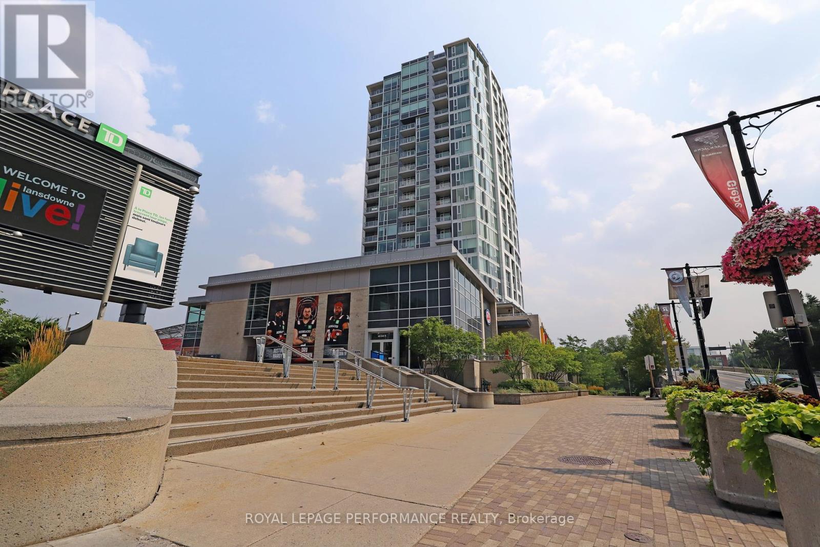 Photo 8 of 907 1035 Bank Street, Ottawa ON