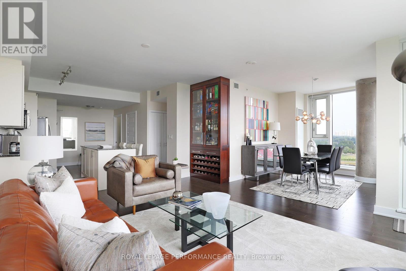 Photo 18 of 907 1035 Bank Street, Ottawa ON