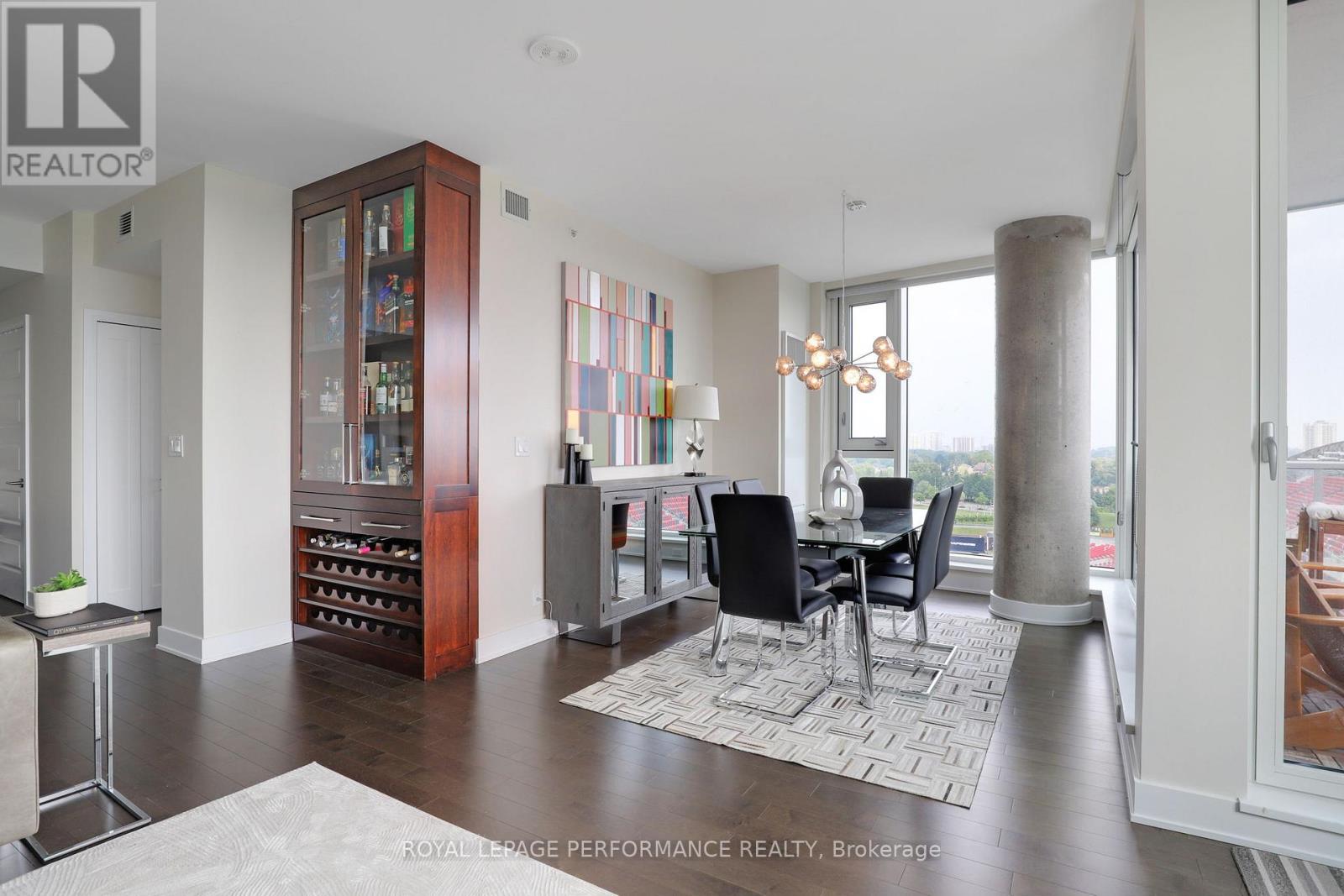Photo 14 of 907 1035 Bank Street, Ottawa ON