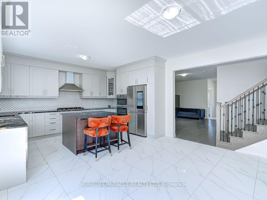 Photo 12 of 8 Jenwood Crescent, Brampton ON