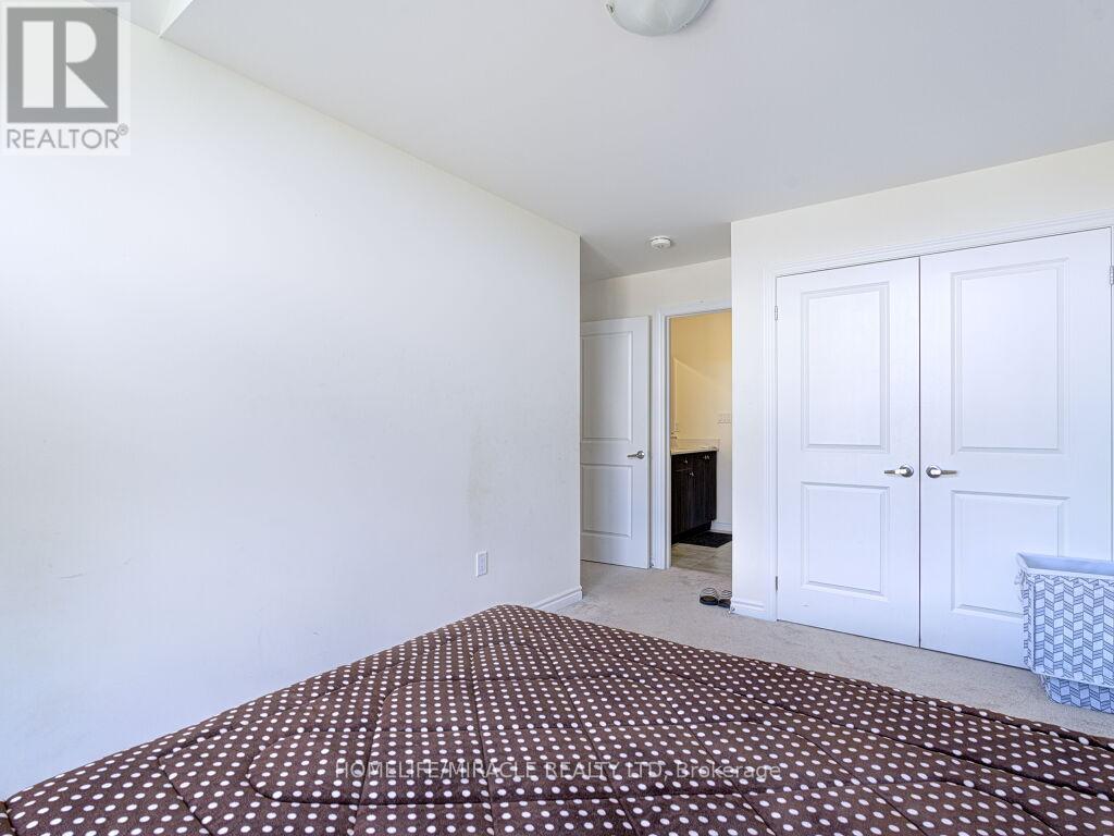 Photo 30 of 8 Jenwood Crescent, Brampton ON