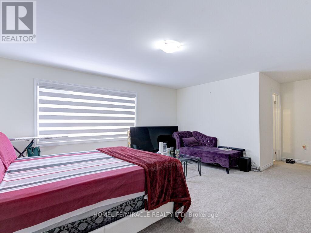 Photo 20 of 8 Jenwood Crescent, Brampton ON