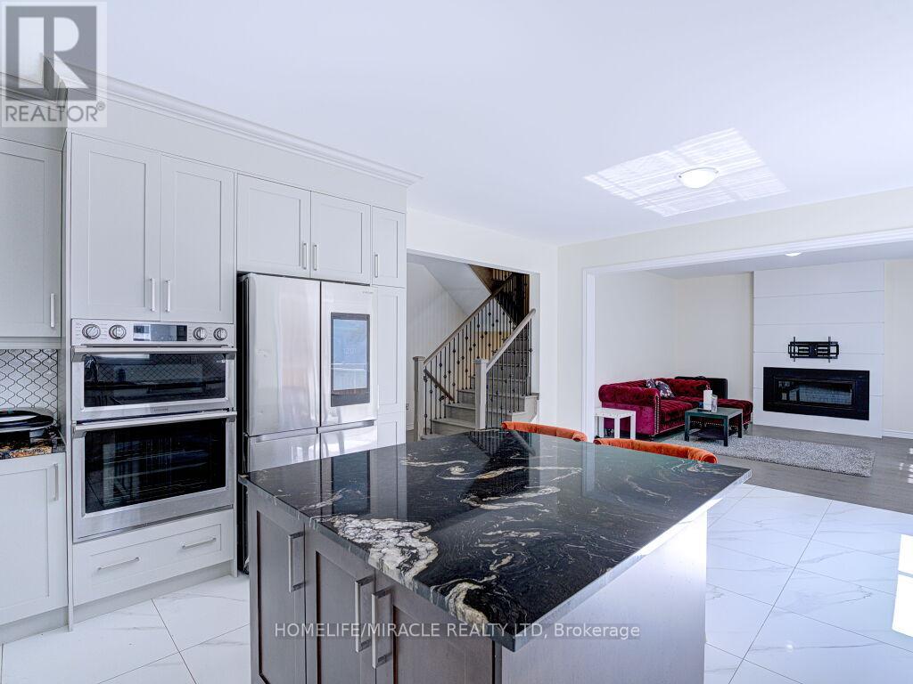 Photo 14 of 8 Jenwood Crescent, Brampton ON