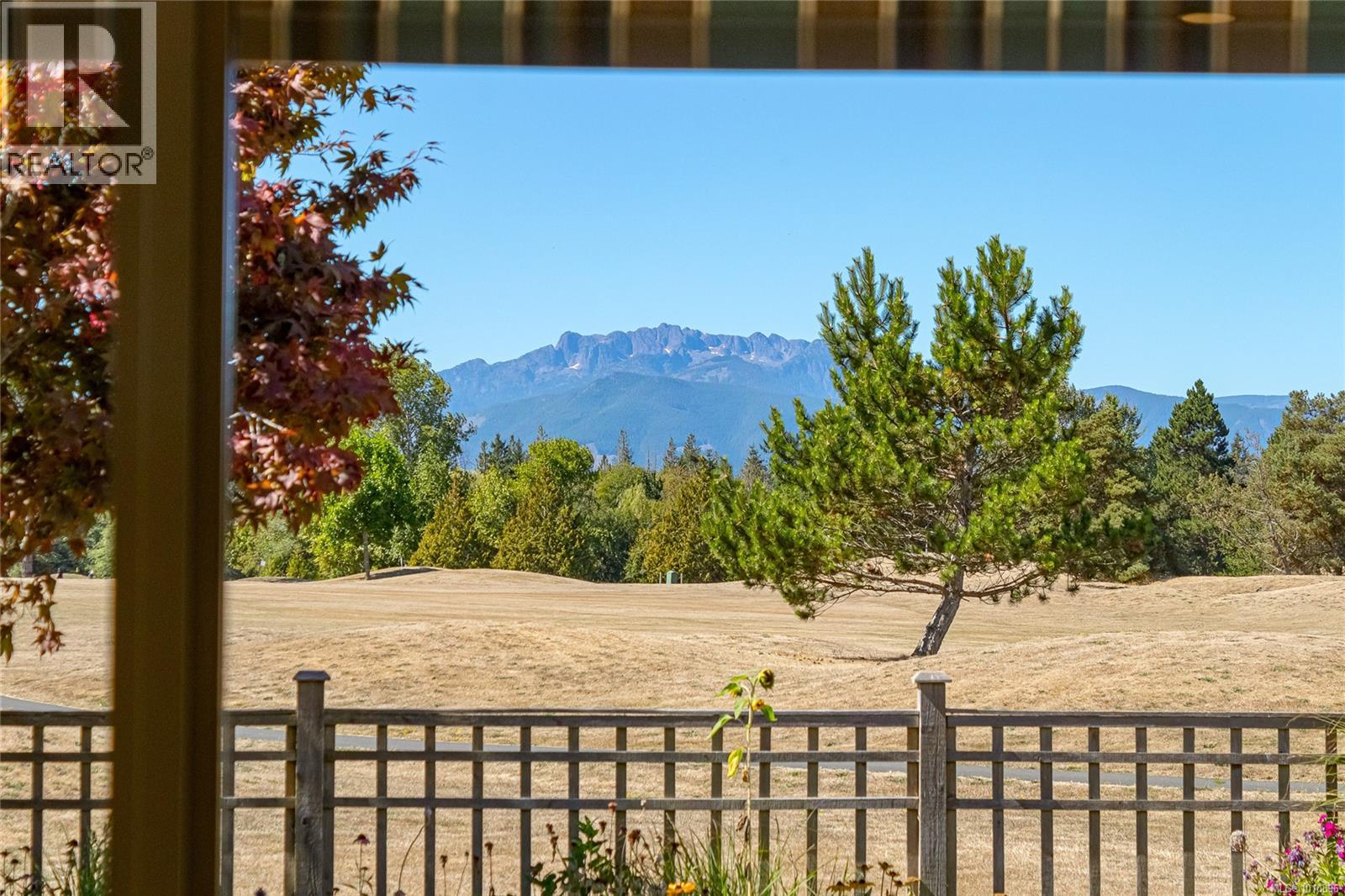  1118 Roberton Boulevard, French Creek