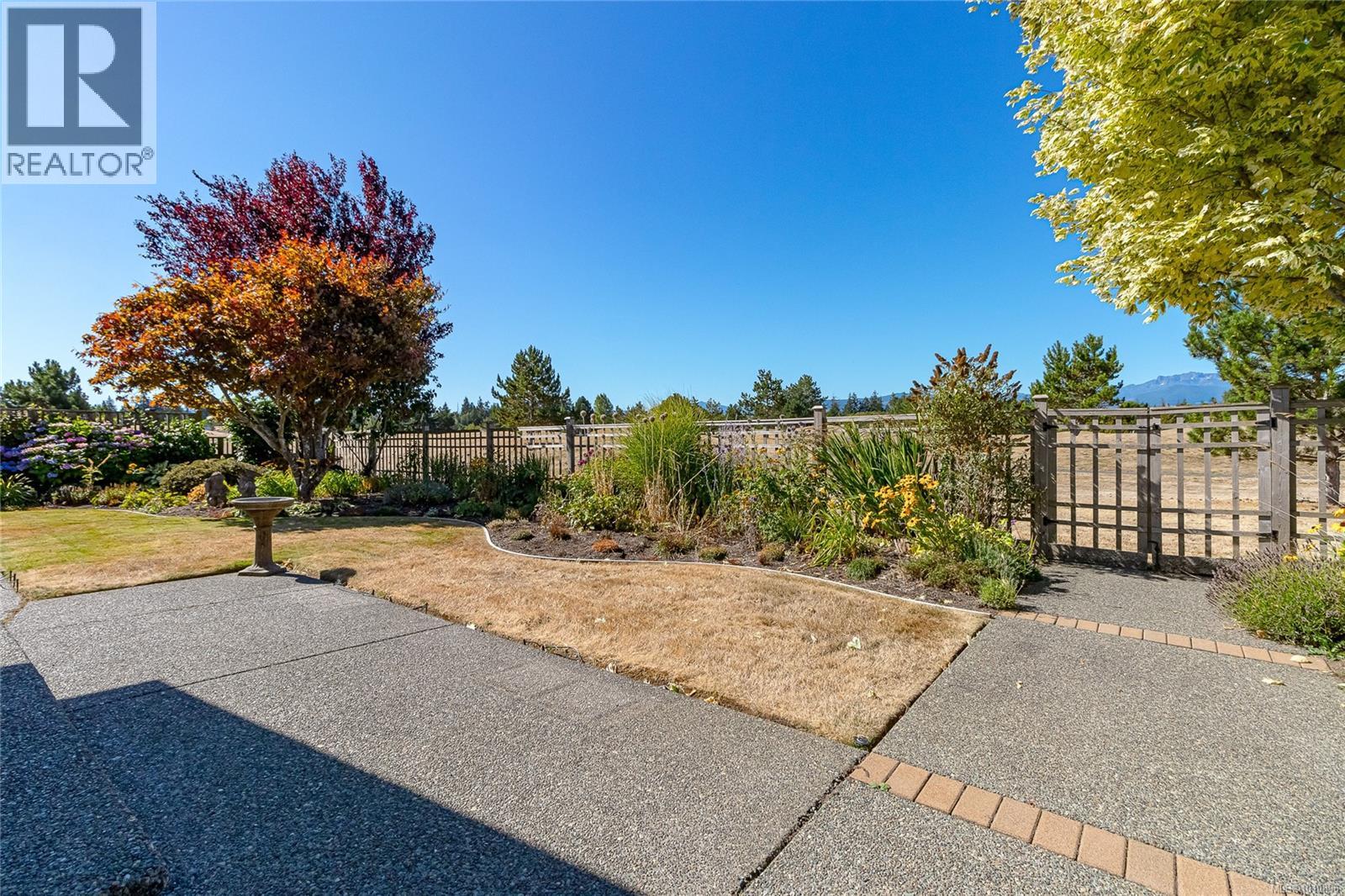  1118 Roberton Boulevard, French Creek