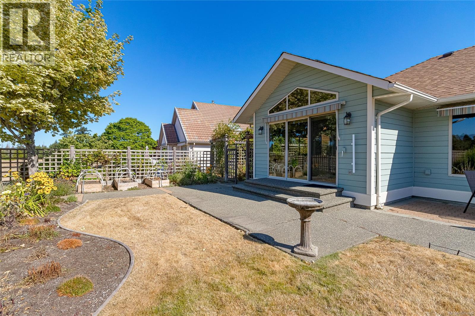  1118 Roberton Boulevard, French Creek