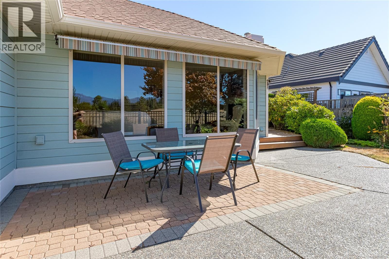 1118 Roberton Boulevard, French Creek