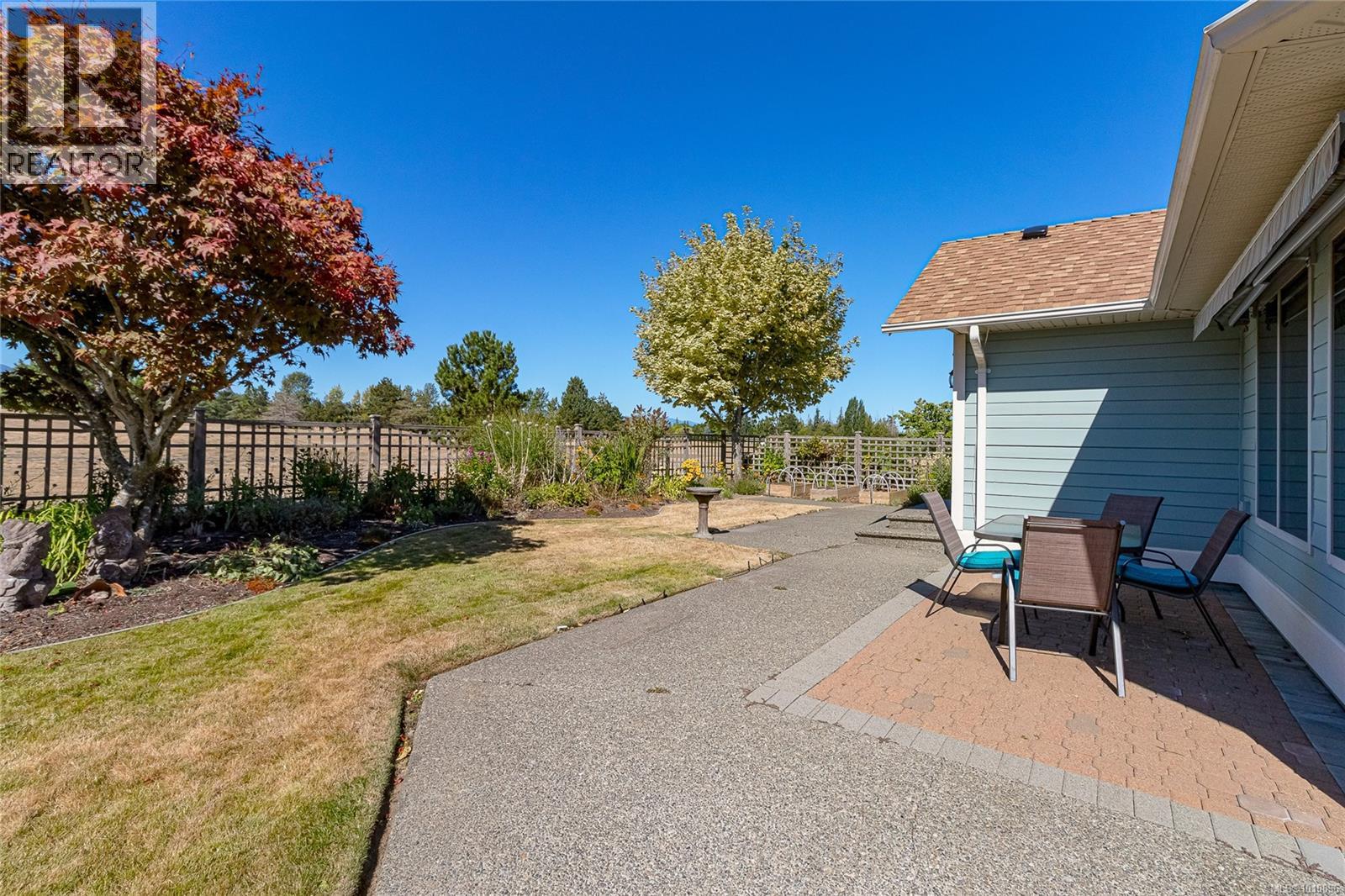  1118 Roberton Boulevard, French Creek