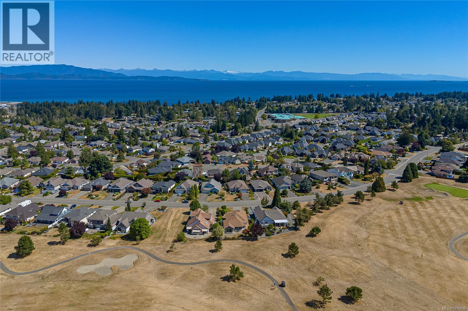 1118 Roberton Boulevard, French Creek