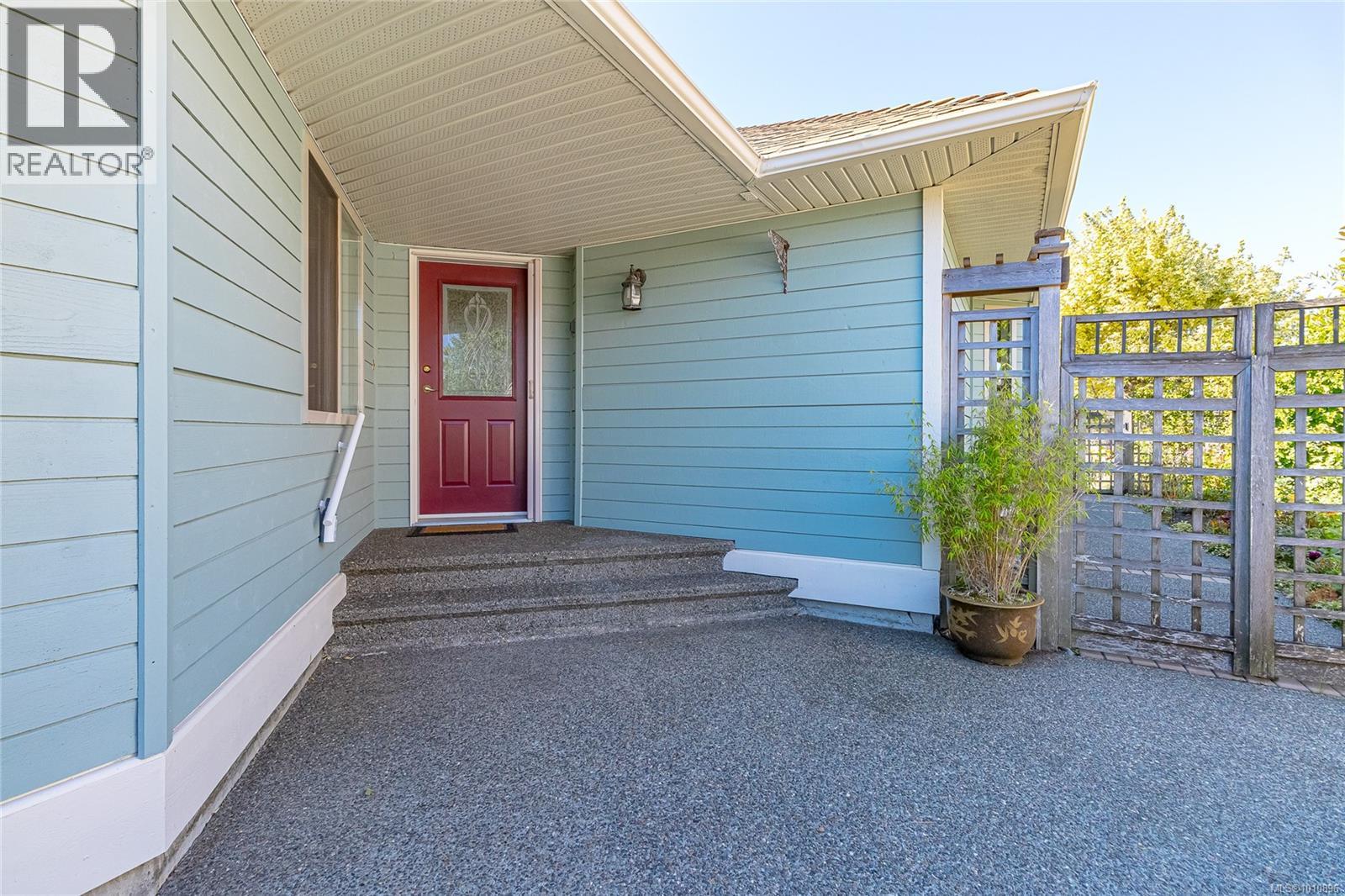  1118 Roberton Boulevard, French Creek
