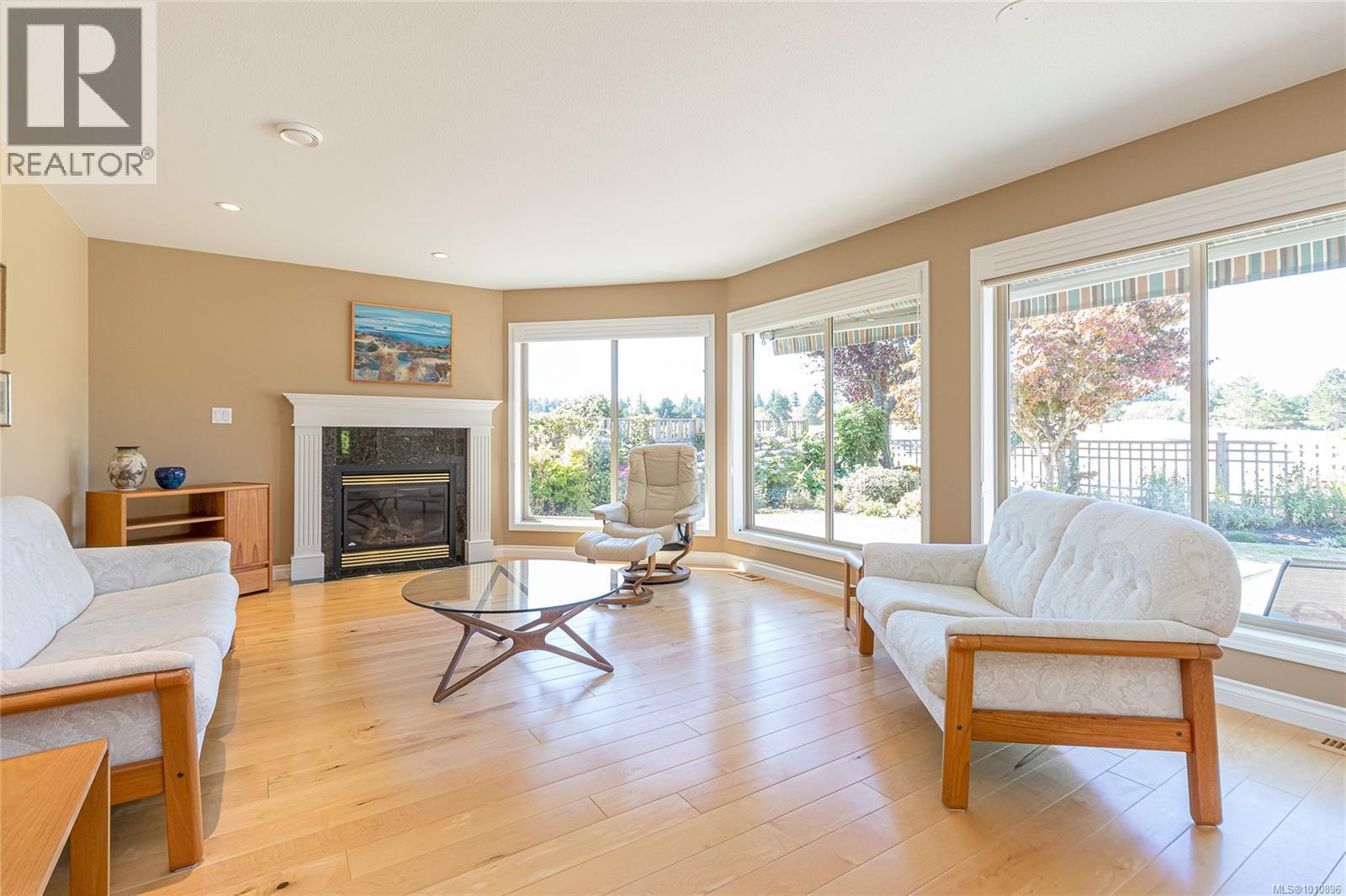  1118 Roberton Boulevard, French Creek