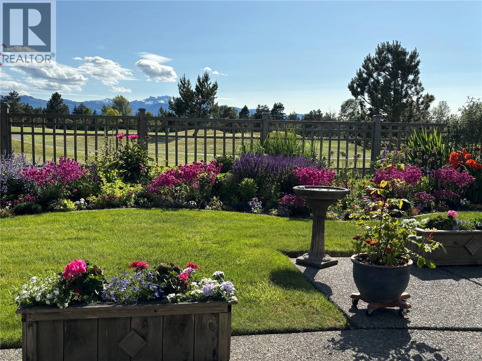  1118 Roberton Boulevard, French Creek