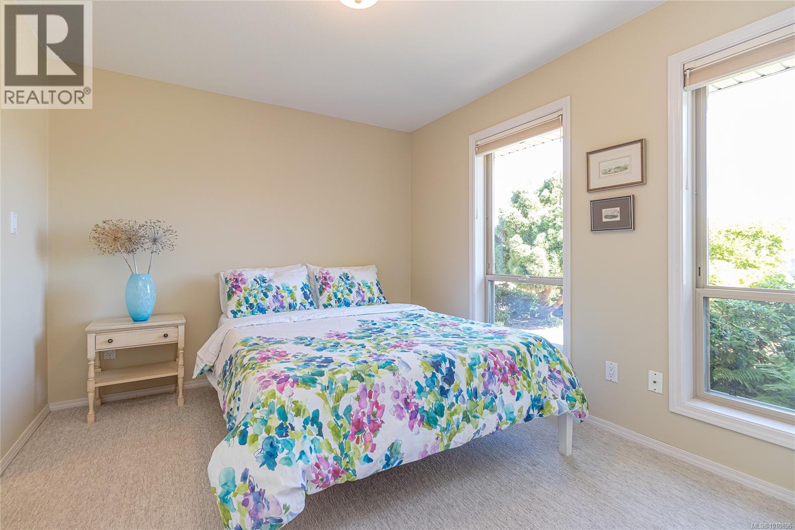  1118 Roberton Boulevard, French Creek